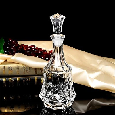 Brandy vyrytá sklenená fľaša